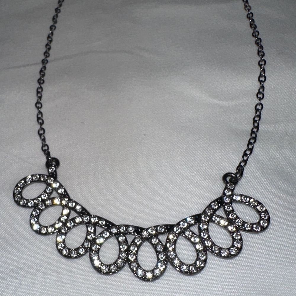 Elegant Silver Necklace with White Accents - Picture 3 of 4